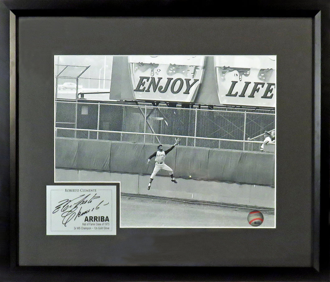 Pittsburgh Pirates Roberto Clemente “Leaping Catch” Framed Photo (Engraved Series)